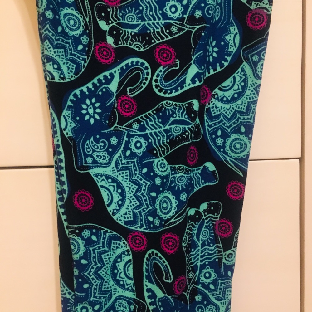Lularoe Elephant OS Leggings